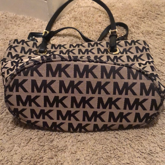 Michael Kors Handbag - Picture 2 of 10